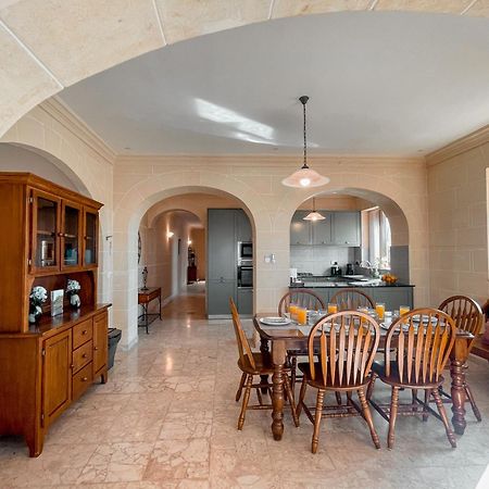 Villa Fieldend - Gozo Holiday Home Għarb Exteriör bild