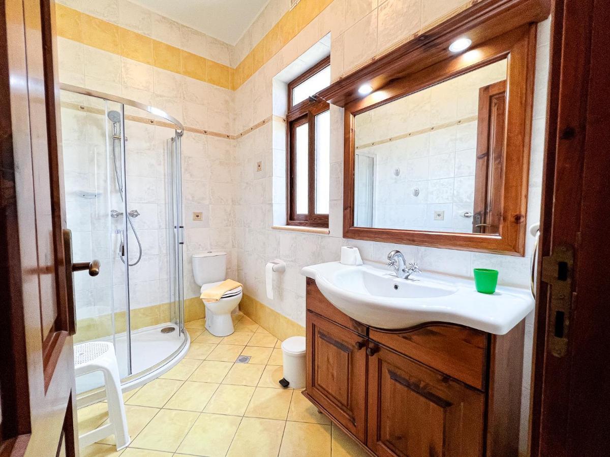 Villa Fieldend - Gozo Holiday Home Għarb Exteriör bild
