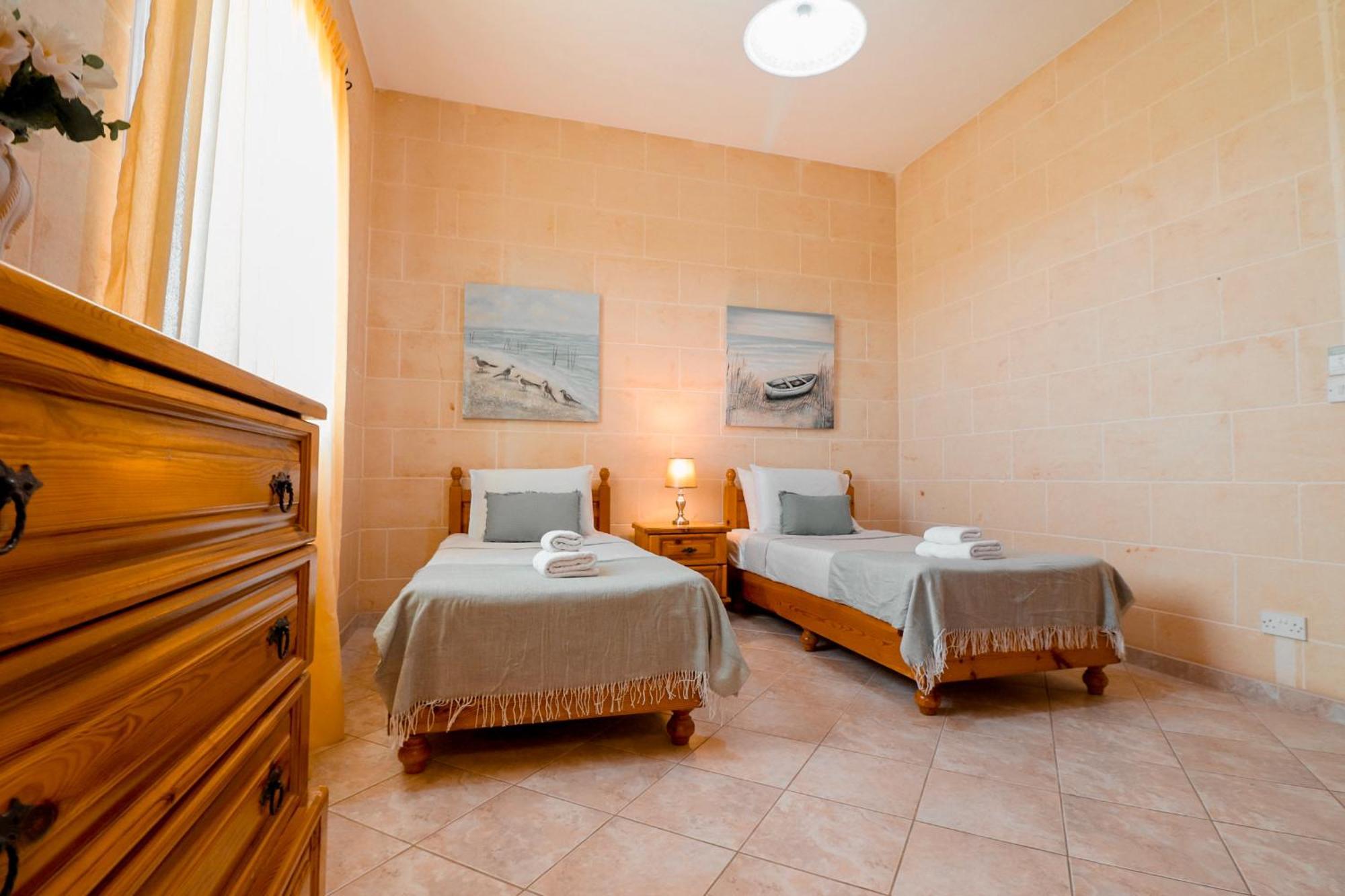 Villa Fieldend - Gozo Holiday Home Għarb Exteriör bild
